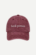 Gorro Book Person Burgundy